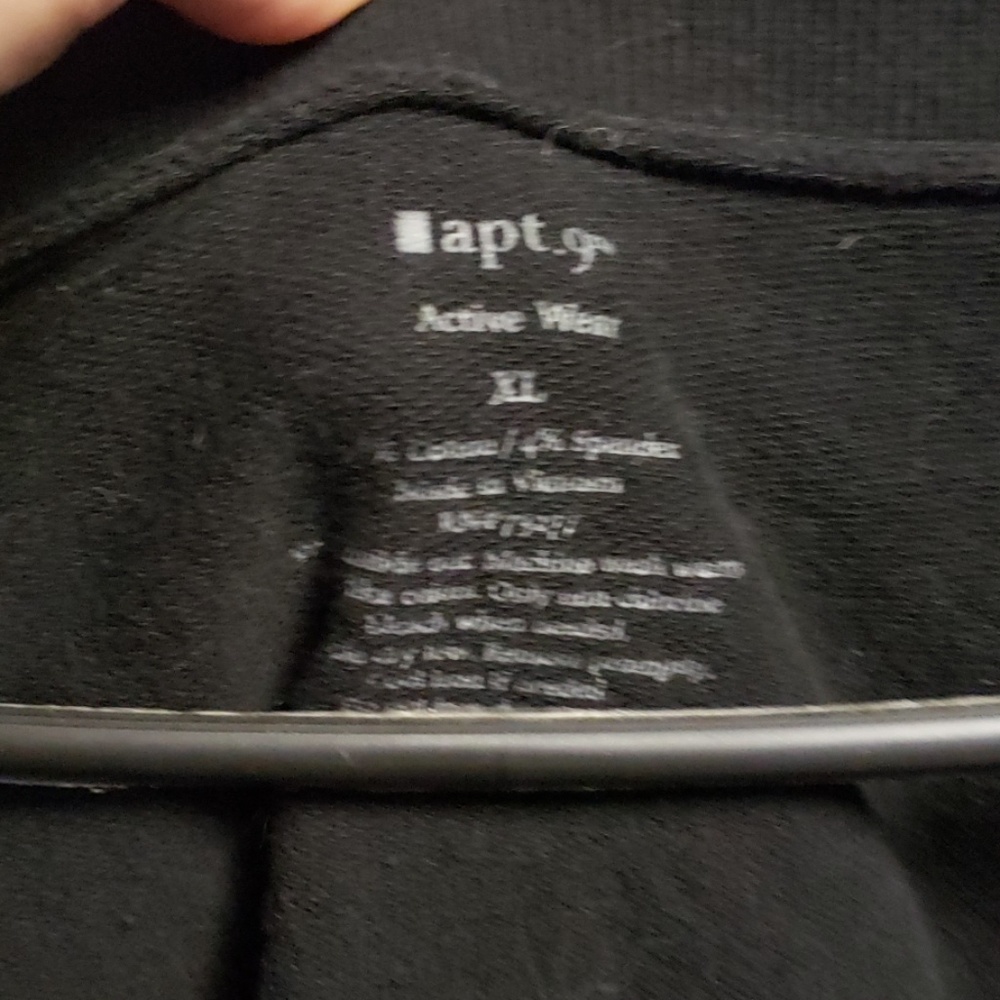 Black zip up short sleeve with harmony logo - Picture 3 of 3